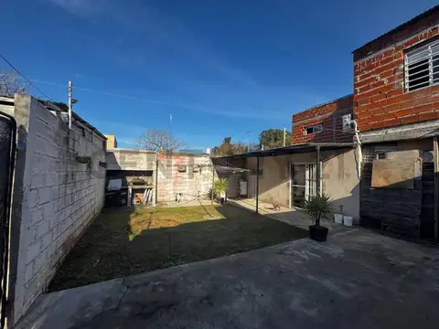 Casa 5 ambientes con 1 baño