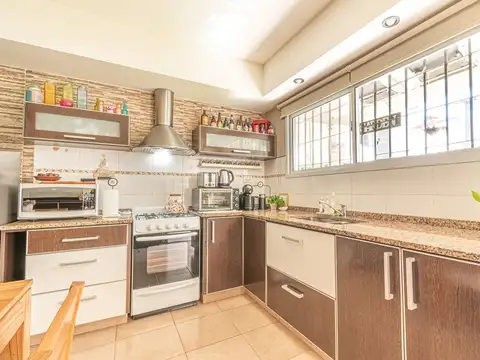 Depto Tipo Casa en Venta de 5 ambientes