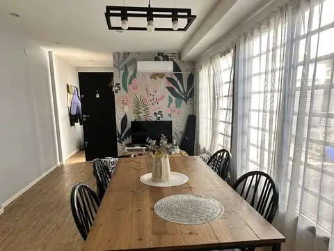 Casa 6 ambientes con 2 baños