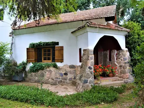 Casa 5 ambientes con 2 baños