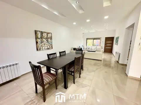 Casa 6 ambientes con 3 baños