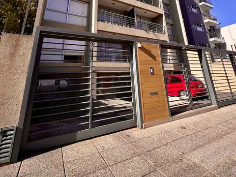 Departamento 2 ambientes con terraza en alquiler en Castelar Sur