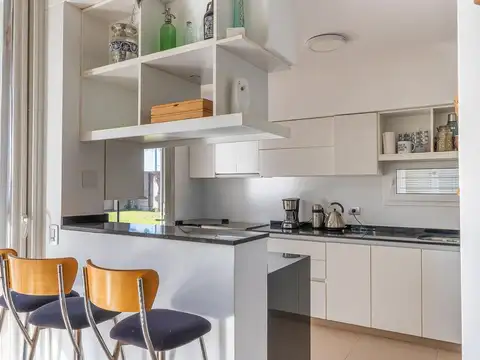 Casa 4 ambientes con 3 baños