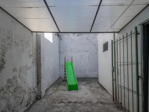 Depto Tipo Casa en Venta al Este