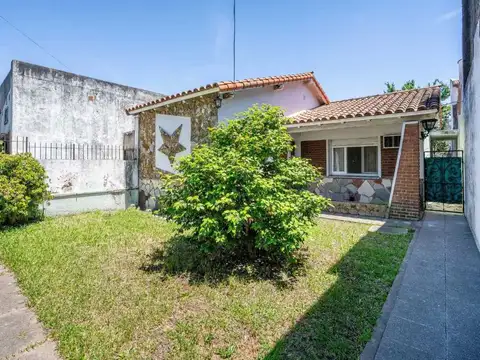 Casa en venta Villa Luzuriaga lote propio