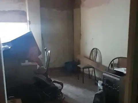 Casa 13 ambientes con 3 baños