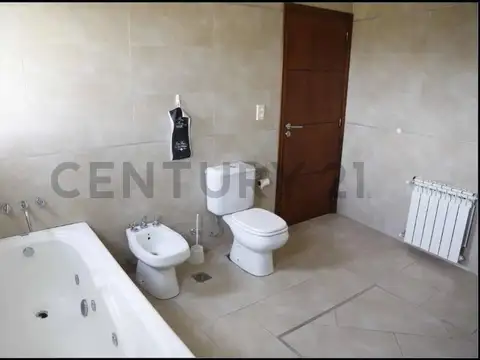 Venta Casa 4 Dormitorios Amueblada Haras del Sur I