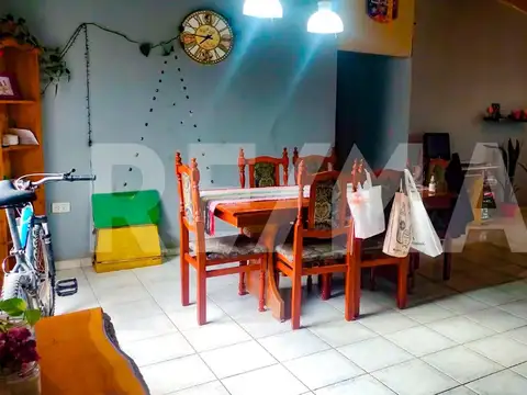 VENTA CASA 2 DORMITORIOS GENERAL FERNANDEZ ORO