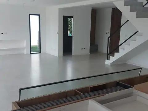 Casa en Venta en El Canton, USD 320.000