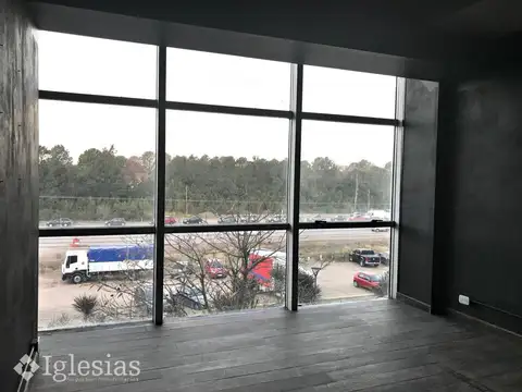 Excelente oficina en Amanecer Office