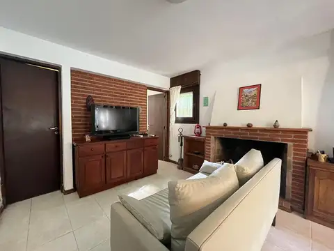 Depto Tipo Casa en Alquiler con 1 cocheras