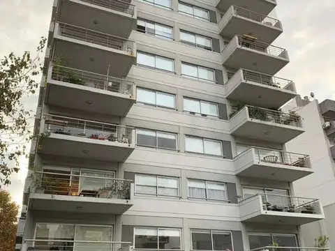 Excelente Departamento. de 2  Amb.- A nuevo -  Torre  Múlt. Amenities - Seg 24 hs - Coch. .fija