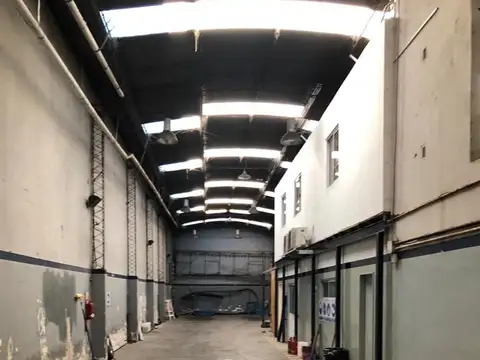 Galpon en Alquiler 8,66  mts Frente