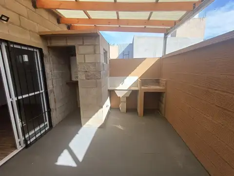 Depto Tipo Casa 2 ambientes con 1 baño
