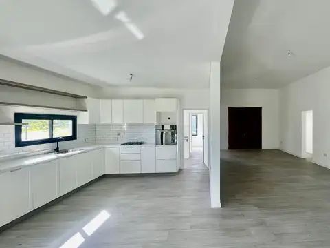 Casa en venta en Naudir - Con Piscina