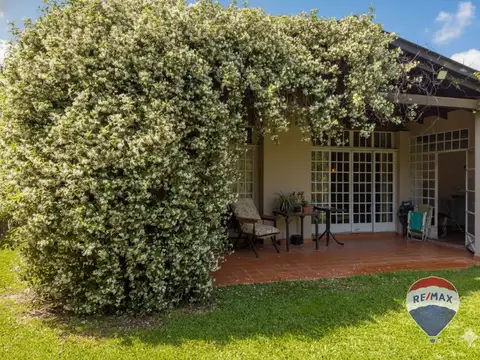 Casa en Venta con 3 cocheras