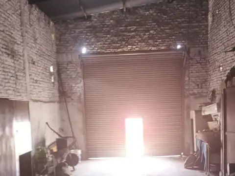 Galpon en Venta 15  mts Frente