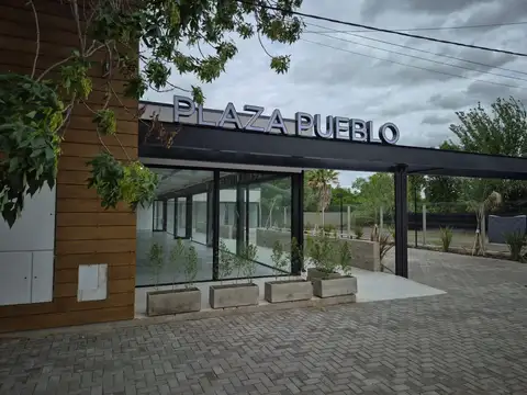 LOCALES  A ESTRENAR  EN PLAZA PUEBLO. PASEO COMERCIAL EN IBARLUCEA.