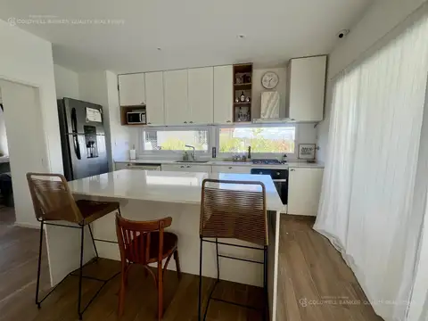 Casa en Alquiler Temporal con 4 cocheras