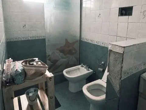 Casa 4 ambientes con 2 baños