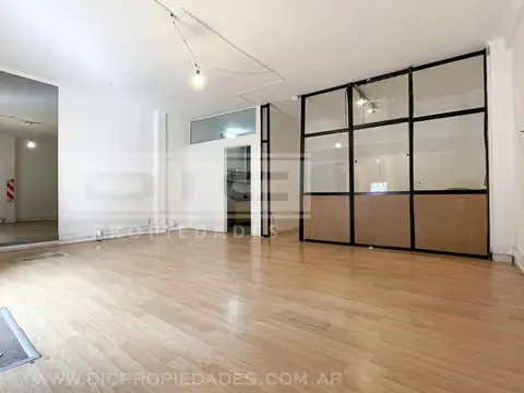 Av. Maipu  al 3200 entre Ramon Castro y Acassuso