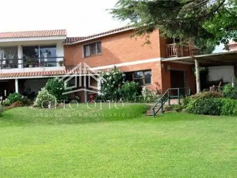 Casa en venta Playa Mansa 6 dormitorios