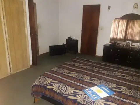 CASA 4 AMBIENTES CON QUINCHO CERRADO! EXCELENTE UBICACION