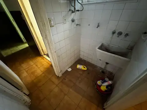 Casa 8 ambientes con 3 baños