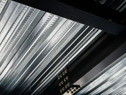 Oficina en Alquiler con 4 cocheras