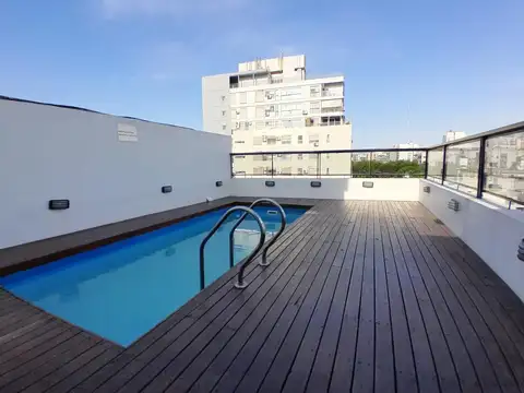 1 AMBIENTE AL FRENTE CON BALCON