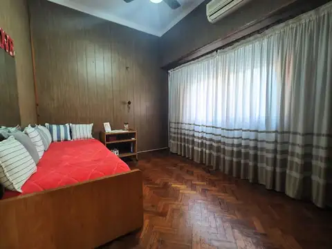 Depto Tipo Casa 4 ambientes con 2 baños