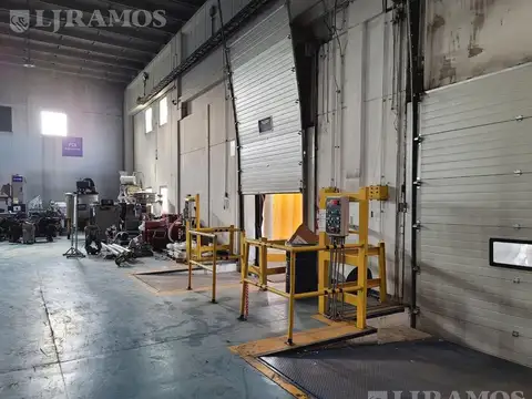 Galpon en Venta 185  mts Frente