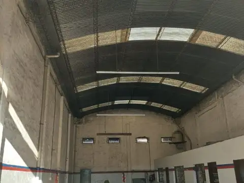 VENTA IMPORTANTE GALPÓN EXCELENTE ESTADO, PAMPA 20 -TEMPERLEY