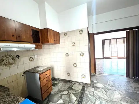 Depto Tipo Casa en Alquiler en Villa Luzuriaga, $ 650.000