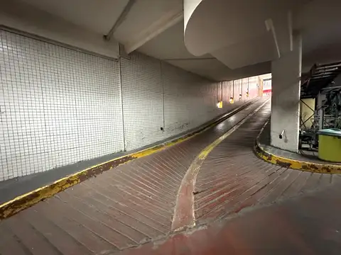 Cochera en venta próxima a Plaza San Martín – Paraguay y Florida –