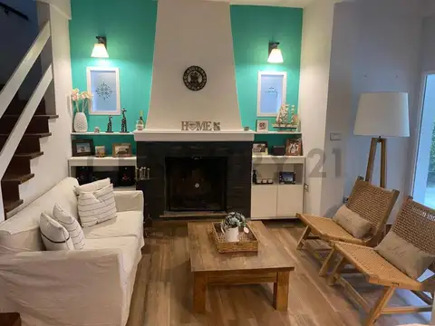 Casa 4 ambientes con 2 baños