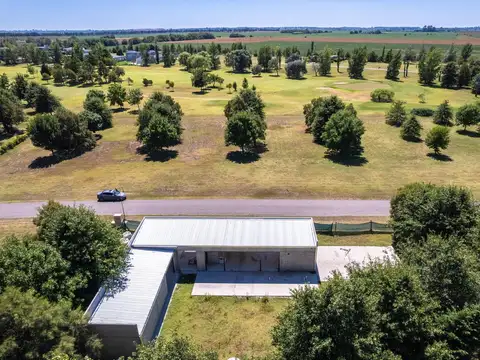 Casa en Venta con 4 cocheras