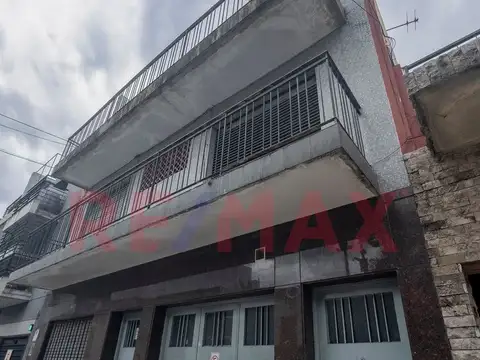 VENTA CASA EN LOTE PROPIO PARQUE CHAS.