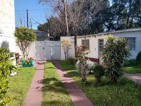 CASA DE 4 AMB EN VALENTÍN ALSINA - VENTA URGENTE