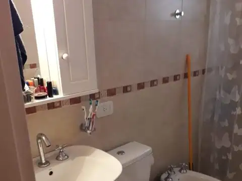 ALQUILO HERMOSO MONOAMBIENTE EN MORON SUR. EXCELENTE UBICACION.