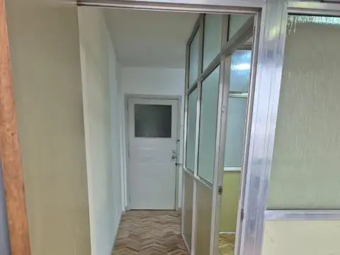 Oficina en Alquiler al Este