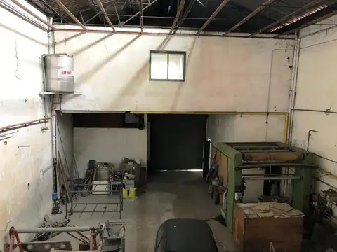 Galpon en Venta 34  mts Fondo