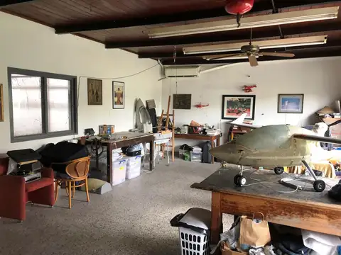 DEPOSITO / GALPON EN LANUS DE 533 M2 CON ZONIFICACION INDUSTRIAL