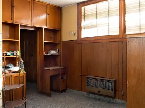 Casa 8 ambientes con 3 baños