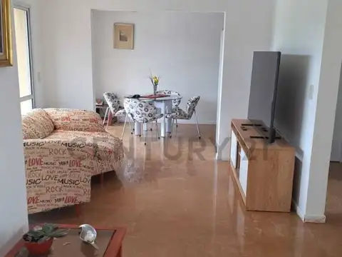 Casa 7 ambientes con 2 baños