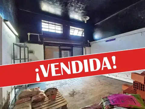 Venta Casa 3 Ambientes con 2 Locales,Patio y Cochera en Parq