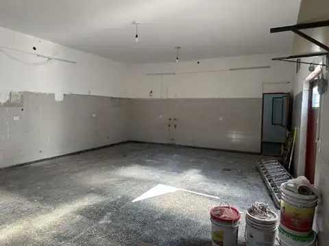 Galpon en Alquiler en Mariano Fragueiro, $ 500.000