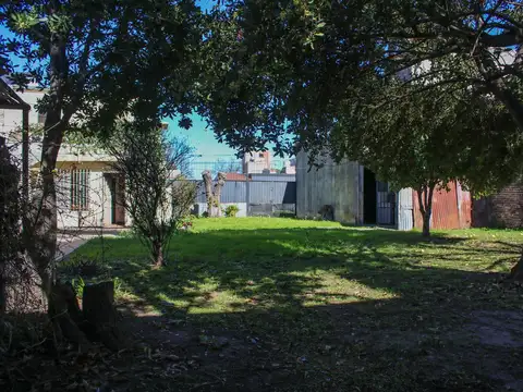 Terreno doble con Casa y quincho en Venta en San Miguel