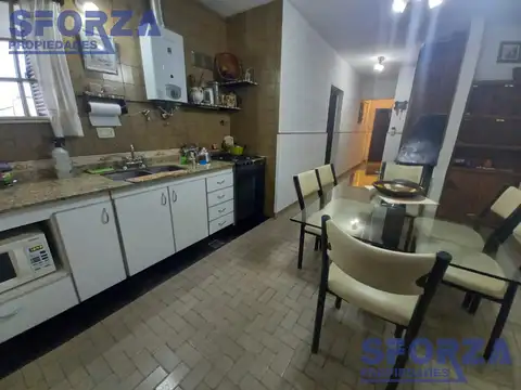 Casa 5 ambientes con 3 baños