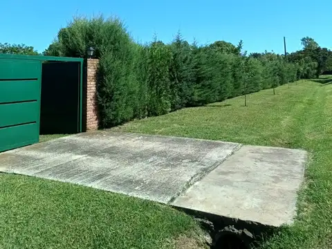 Fin de semana con pileta. Roldan.  Terreno Parquizado 2400. m2. Hermosa zona.